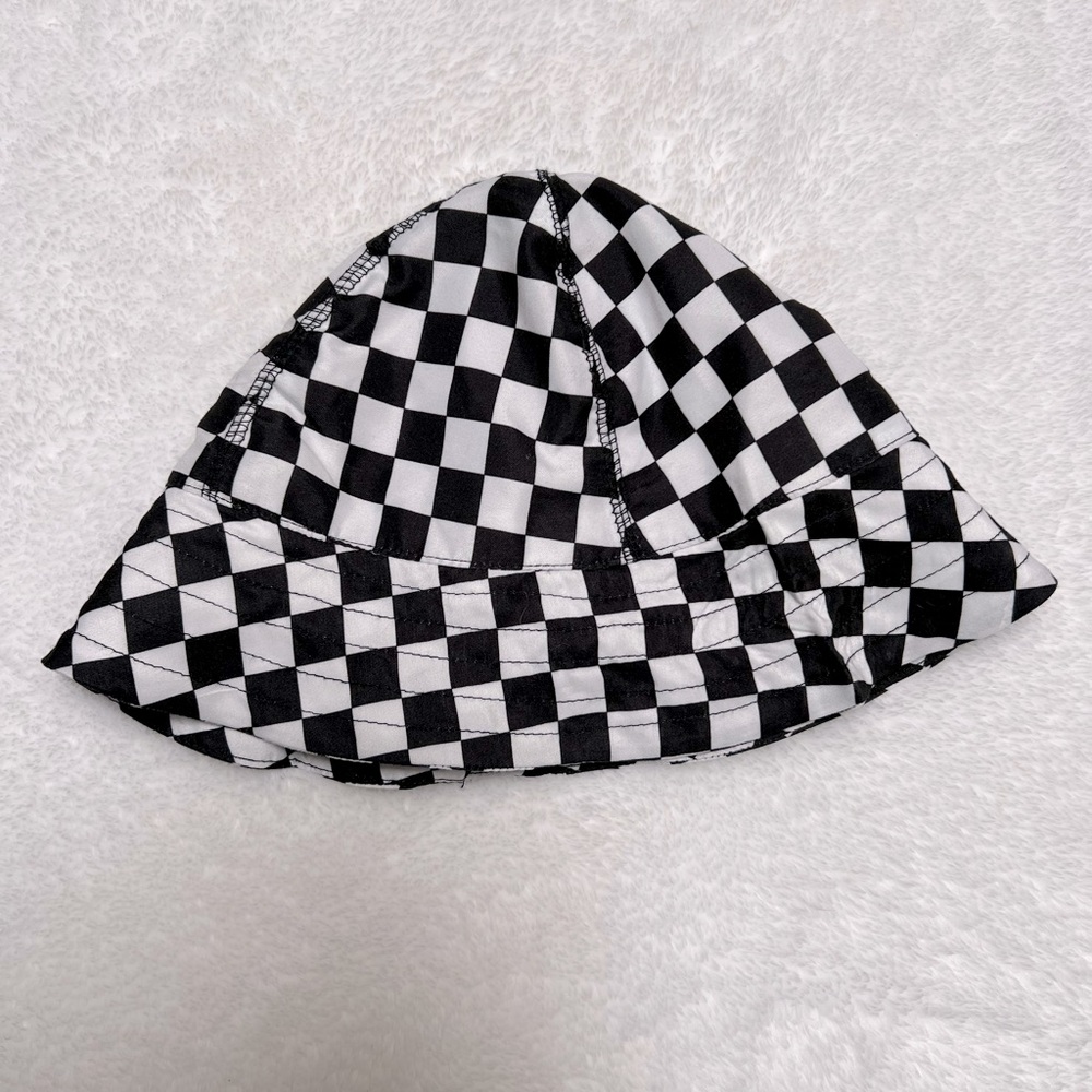 Toddler bucket hat sun hat checkerboard print checker like new 3T